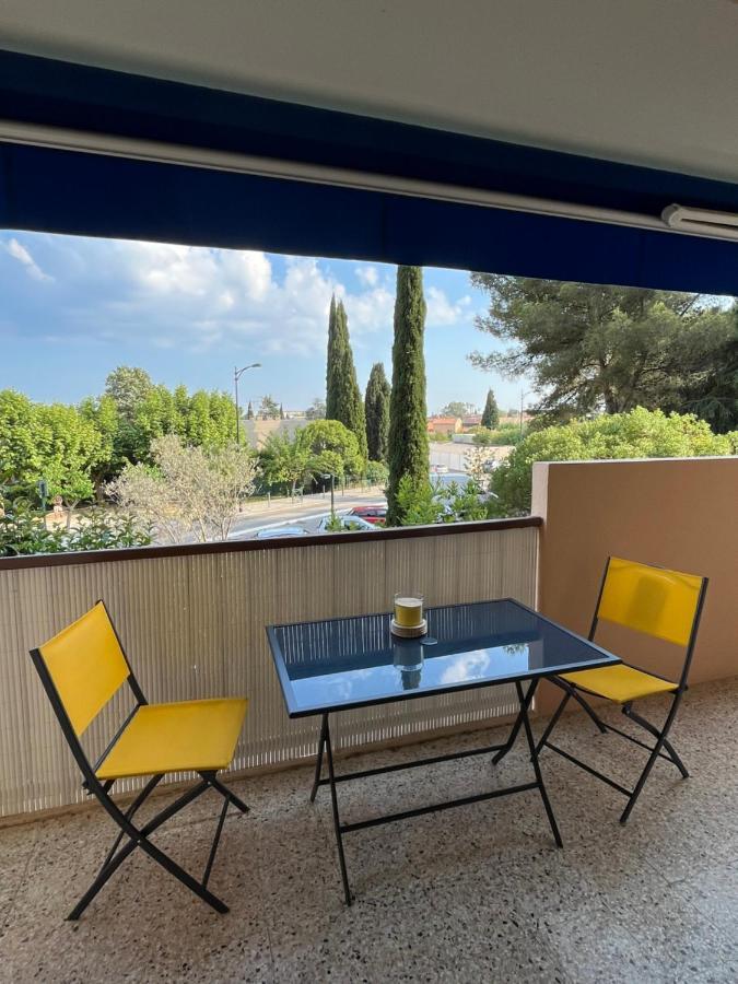 T2 Avec Terrasse & Parking A 5 Min Du Centre, 10 Min Des Plages Йер Экстерьер фото