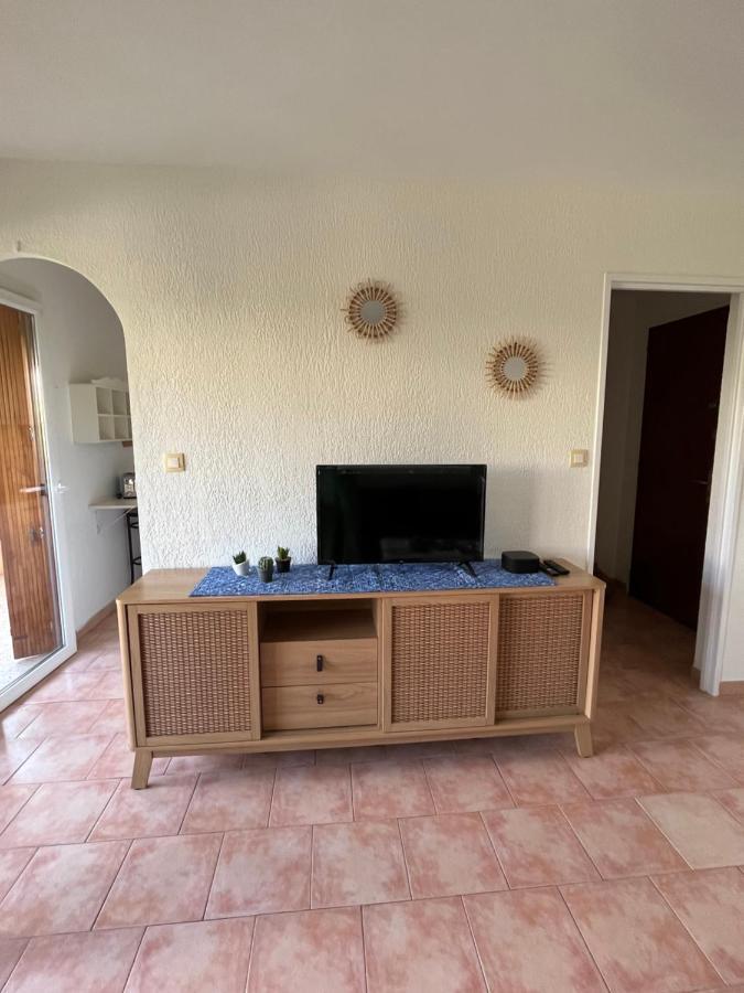 T2 Avec Terrasse & Parking A 5 Min Du Centre, 10 Min Des Plages Йер Экстерьер фото